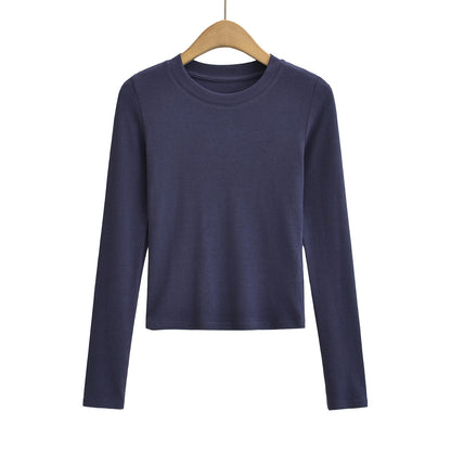 Round neck slim fit long sleeved T-shirt