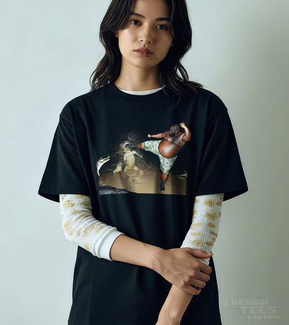 Guy Kicking Crocodile Tshirt
